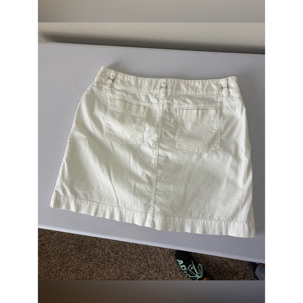CLEARANCE-croft & barrow White Mini Skort with Front Button and zipper - Picture 4 of 8